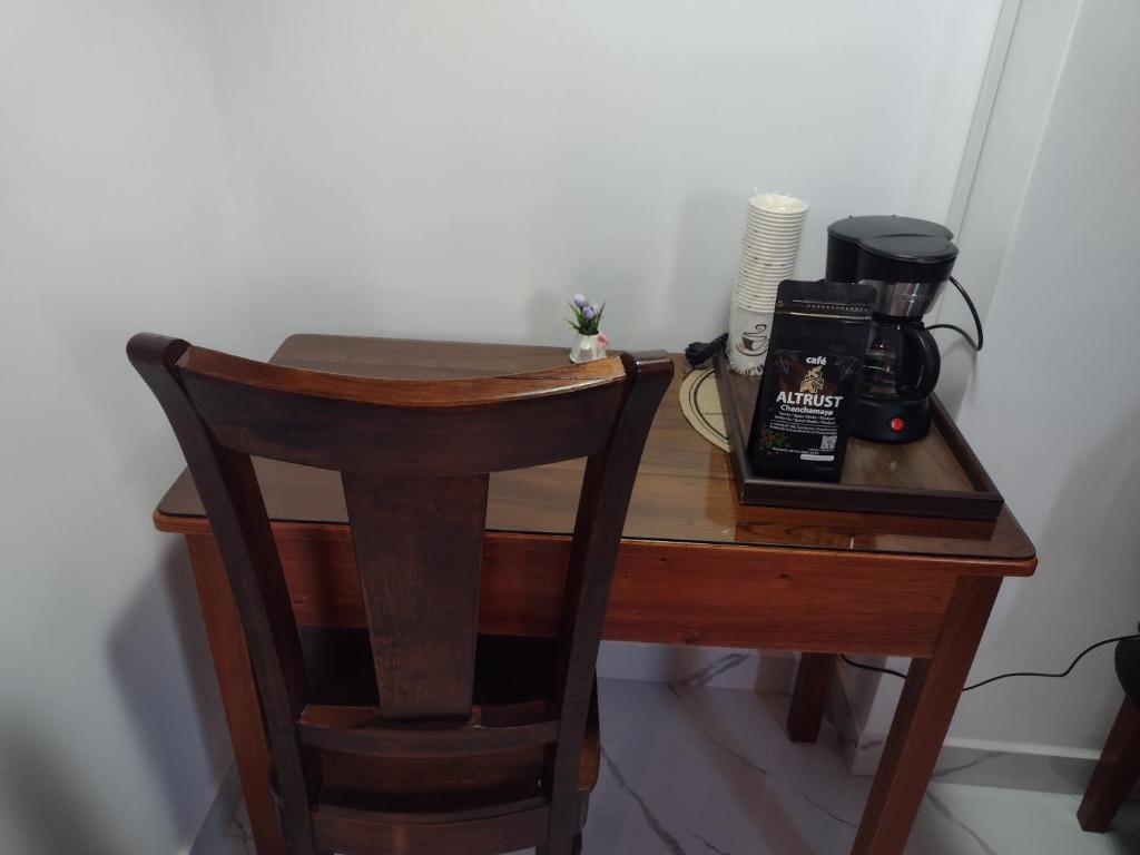 Habitación con WiFi TV Frigobar Ventilador a una cda de Plaza de Armas - 2