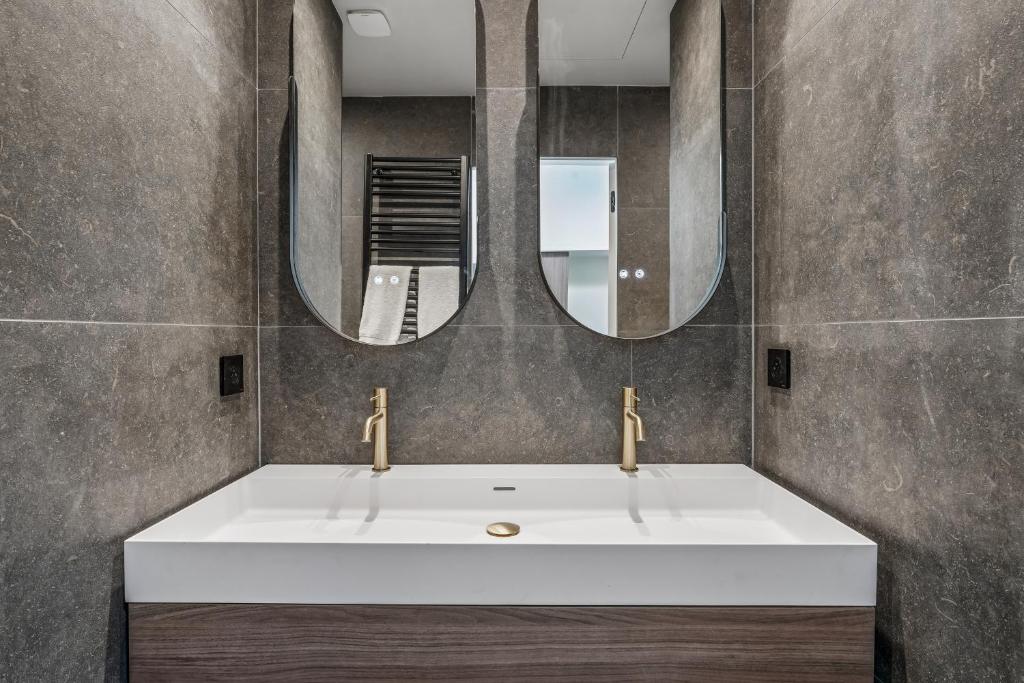 Majestic suites 1 - 5