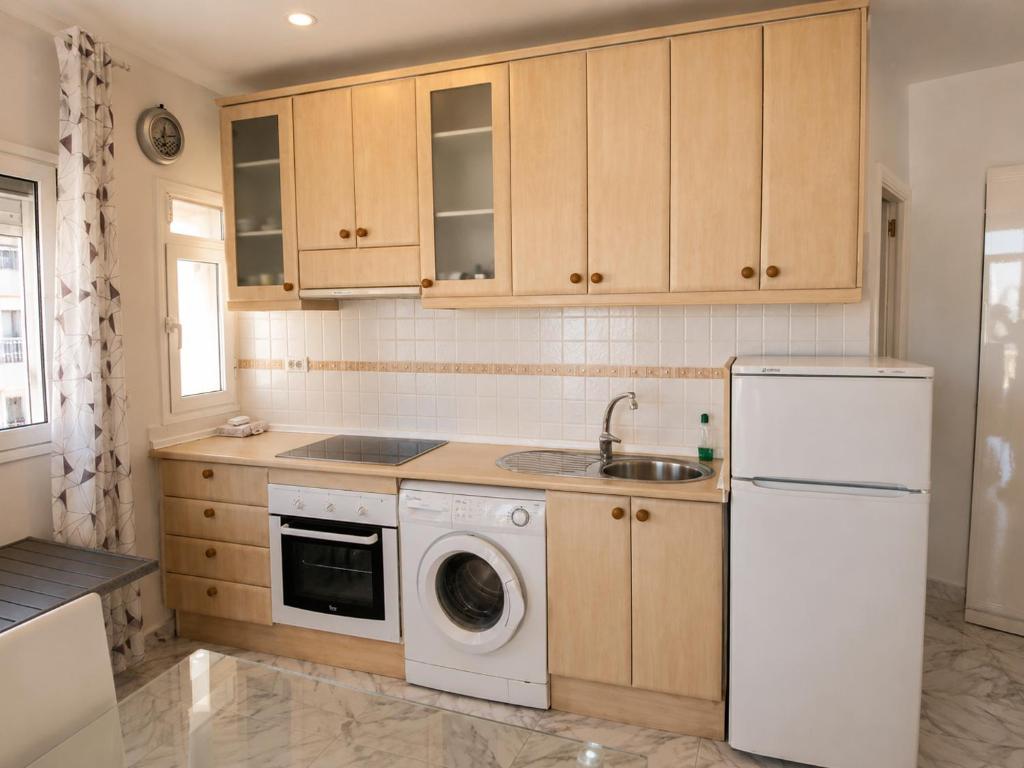 1 BR Sea View with Steps to Beach in Los Cristianos by Aqua Vista Tenerife - 2
