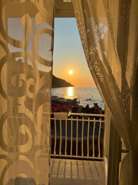 Perla da Mare Beach Front Sorrento - 3