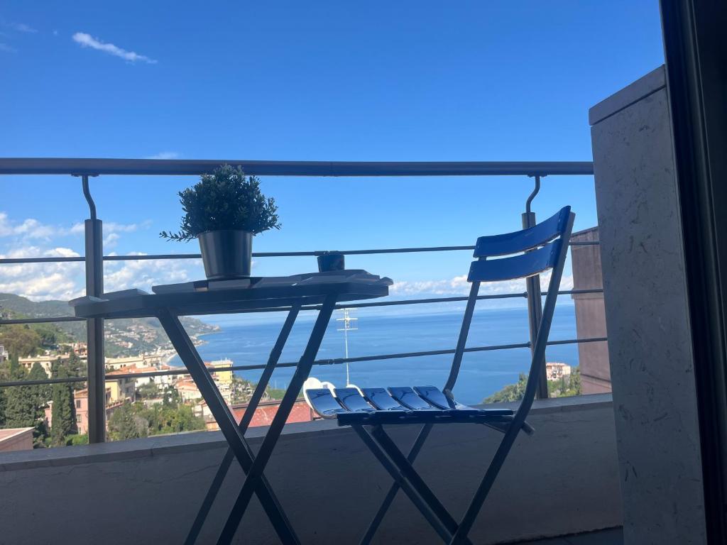 TAORMINA CENTER APARTMENT with sea view - 1