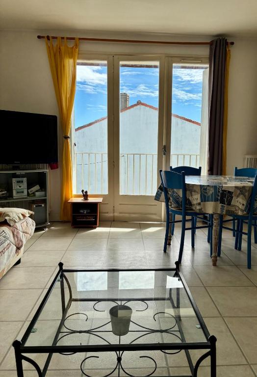 Appartement avec balcon - Plages à pied - Parking - 2