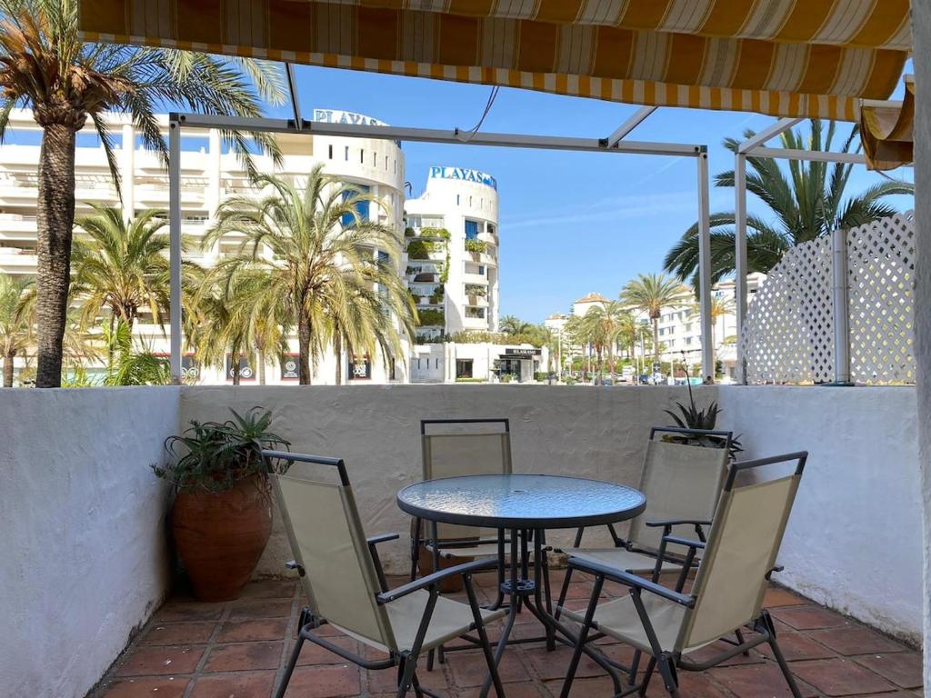 Puerto Banús, 1 dormitorio, 3 plazas, piscinas y parking, Ubicacion optima - 4