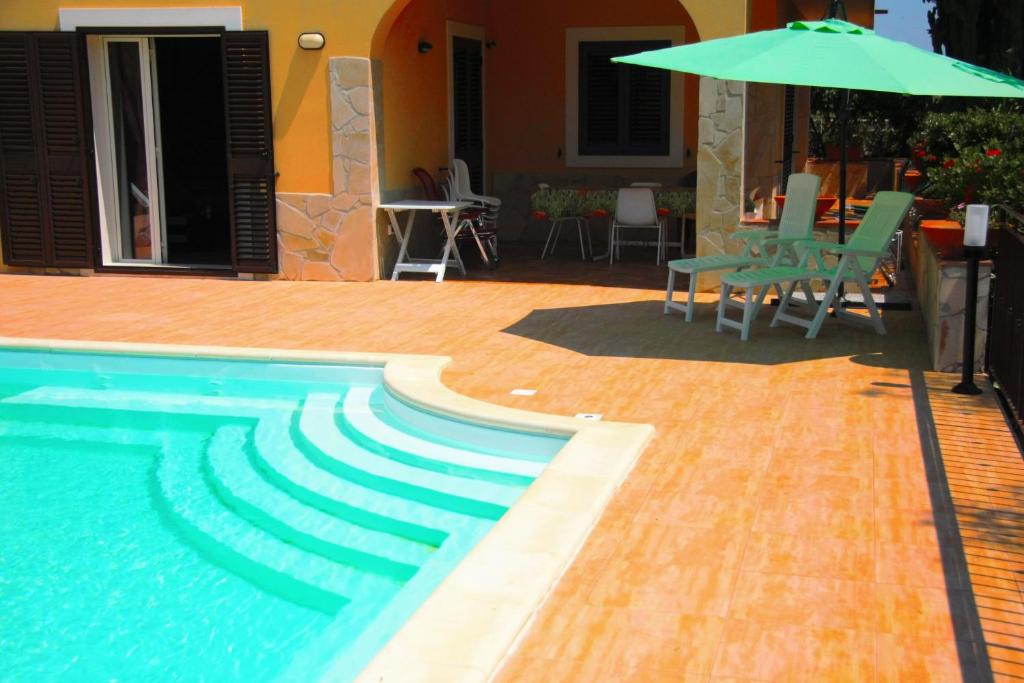 Happy Holiday Villa - Pool & Garden - 4