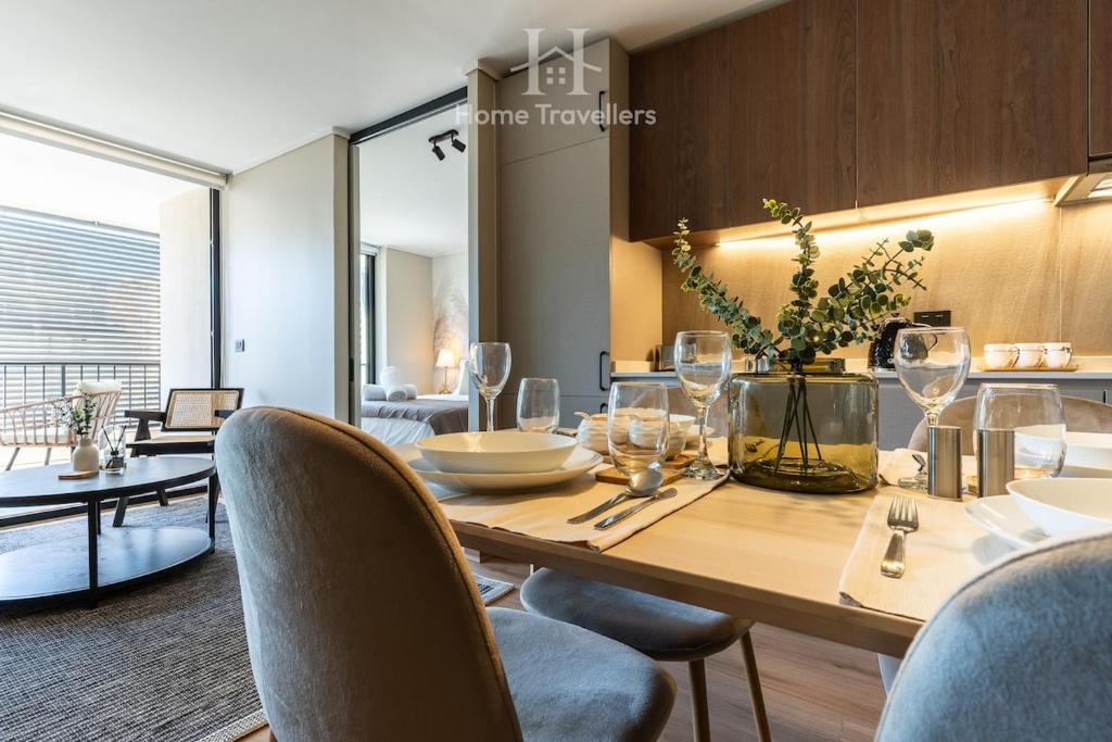 HT Premium location with terrace, parking, and AC - 3