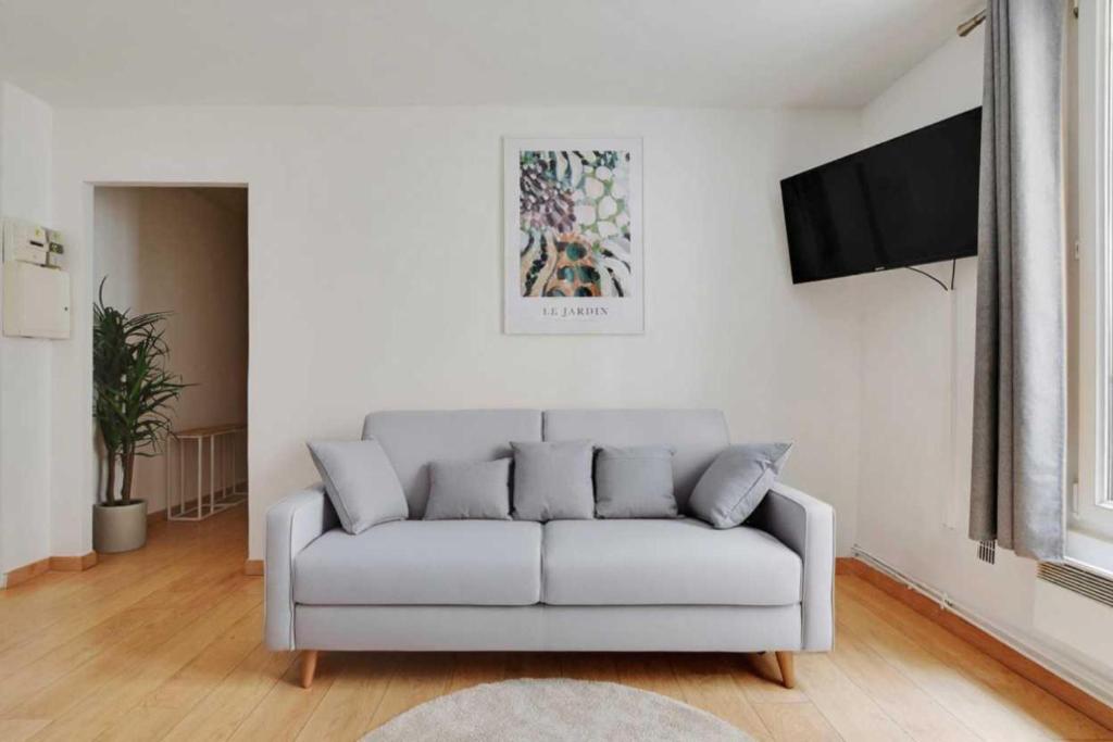 Urban Chic Apartment in Central Paris - 4