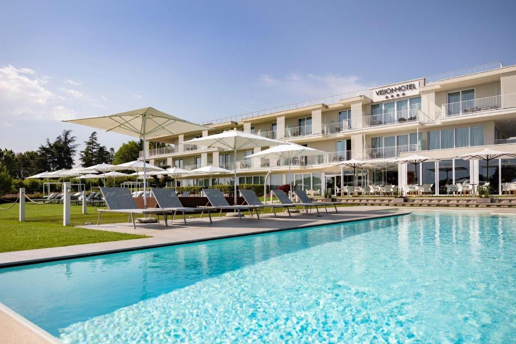 Vision Hotel - 1