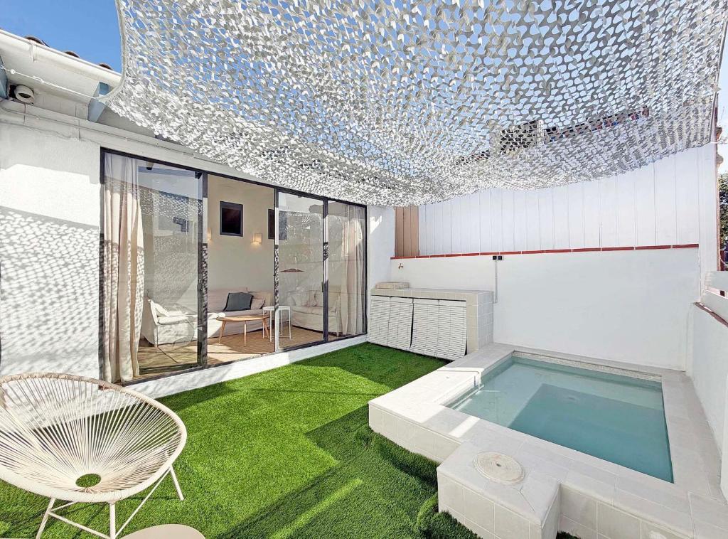 The Blue Haus - Casa con piscina en Poblenou - 1