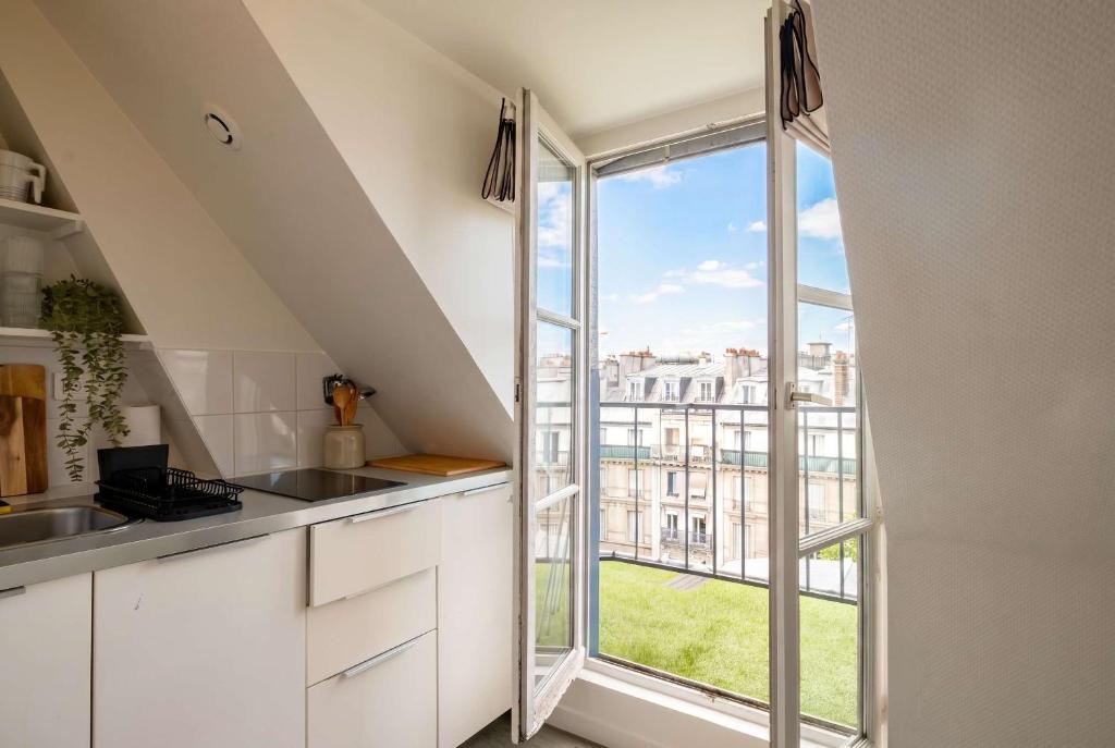 Sebastopol Chic Balcon & Parisian View - 5