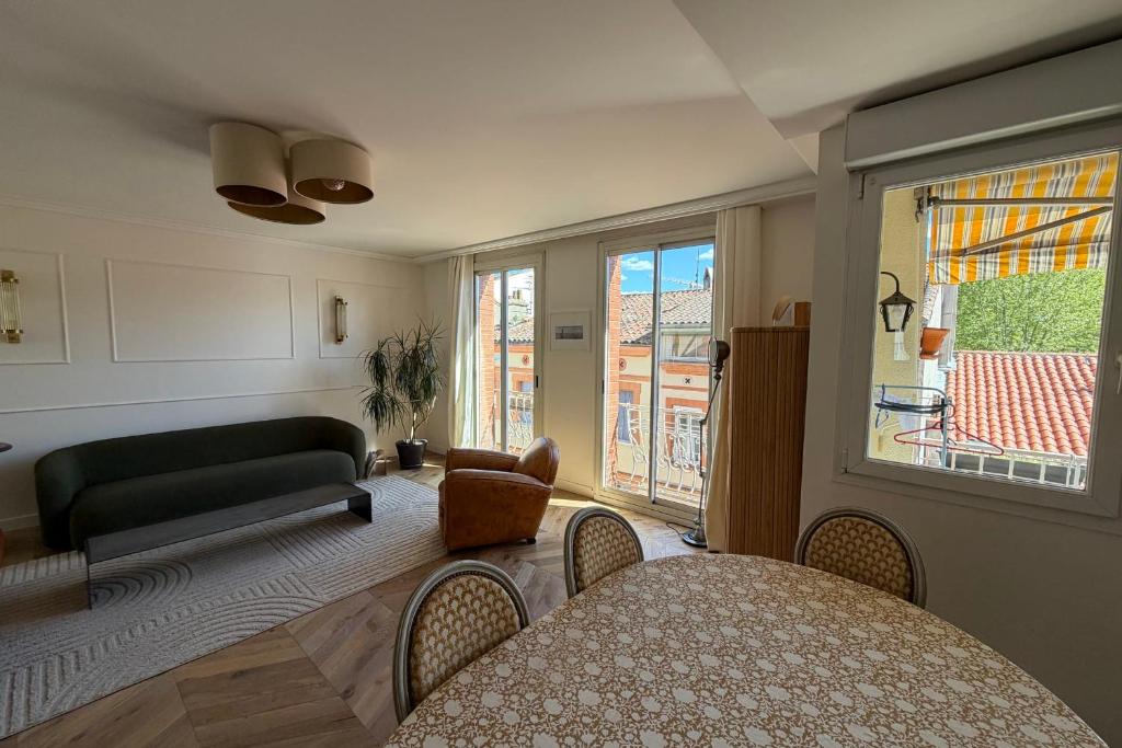 Large 105m Apt with Terrace & Parking - 4