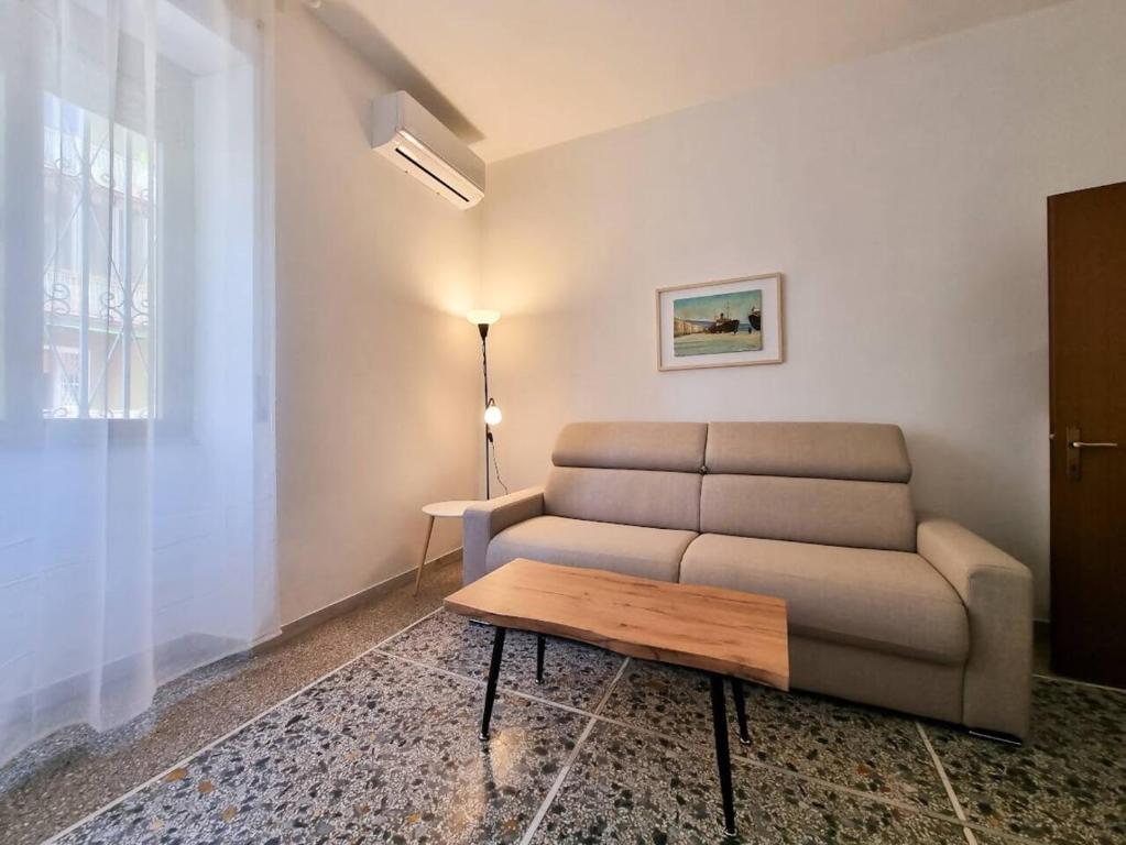 Easy Metro Apartment - 4