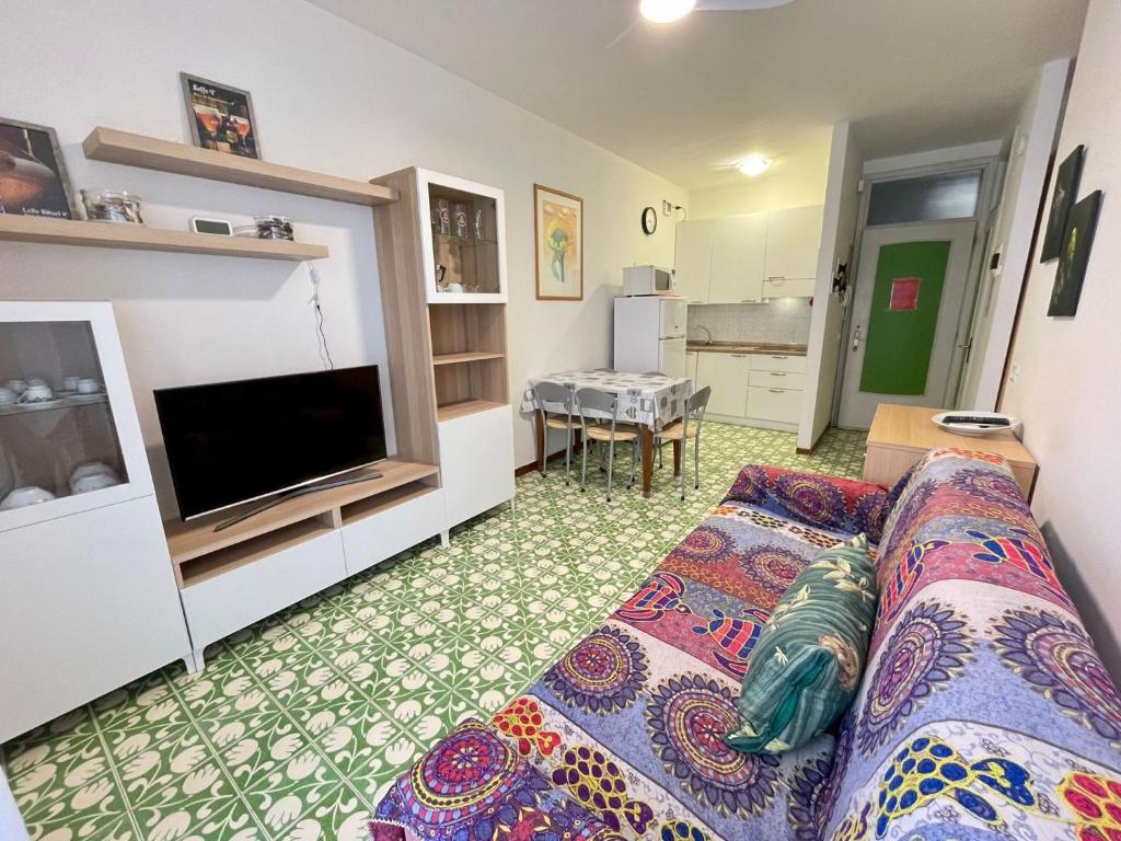 Cozy flat with swimming pool - 3