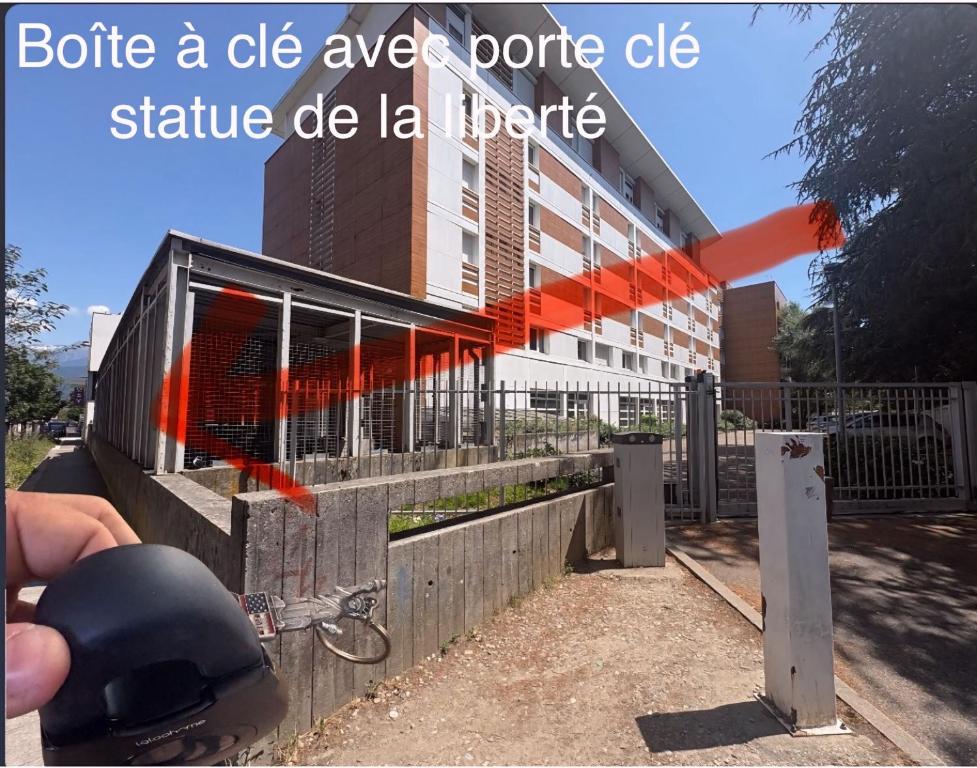 Studio lumineux et climatisé avec parking gratuit - Tramway devant la résidence - 2