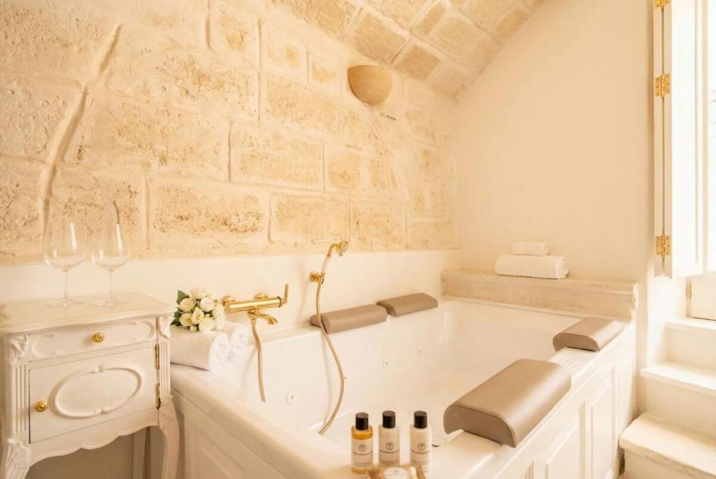 Elegant Comfort in the Historic Center-Palazzo Principessa - 4
