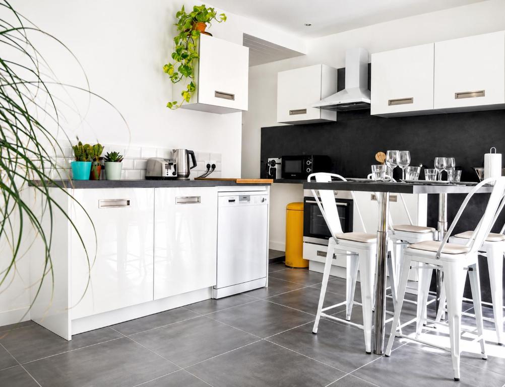 Beautifully Bright Apartment in Old Town Saint-Tropez - 5