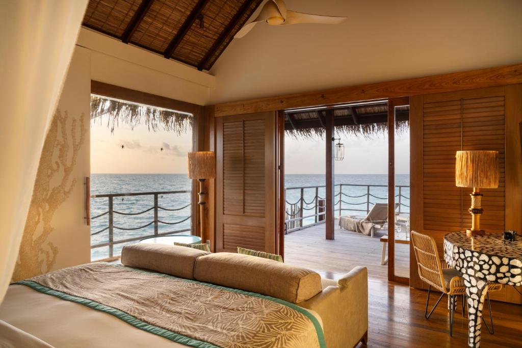 Constance Moofushi - All Inclusive