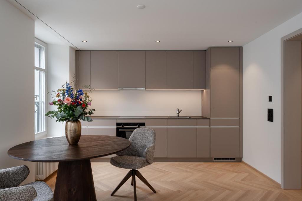 ODA Suites - self check-in apartments, old town - 5