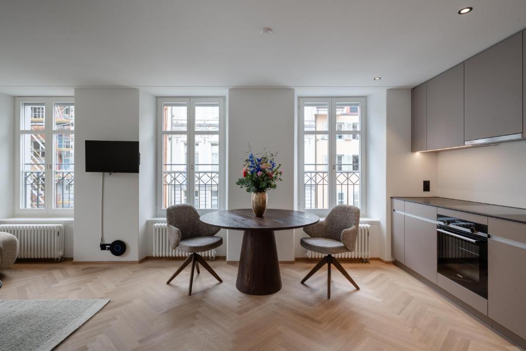 ODA Suites - self check-in apartments, old town - 4
