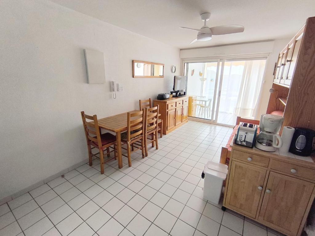 T2 pour 2-4pers, calme en résidence avec terrasse et parking privé à Port-Camargue - 4