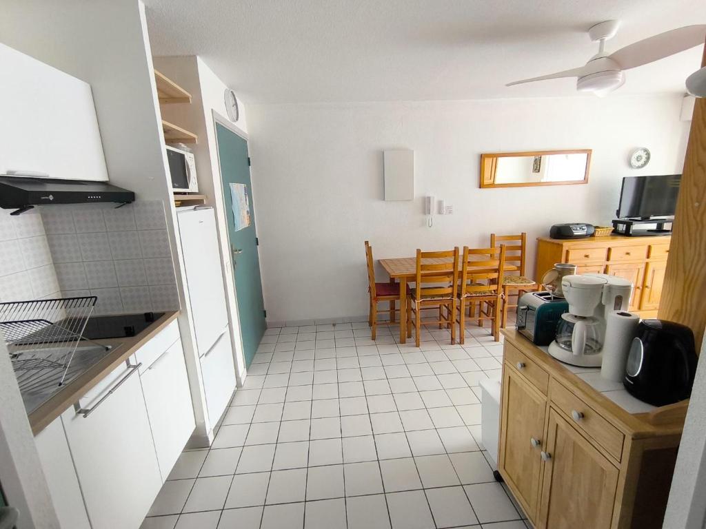 T2 pour 2-4pers, calme en résidence avec terrasse et parking privé à Port-Camargue - 5