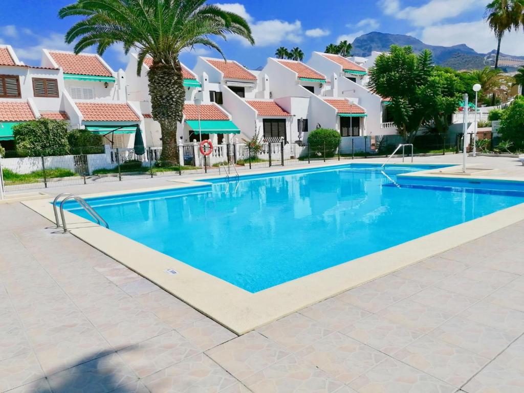 SUNNY VILLA HOLIDAY HOME - 2