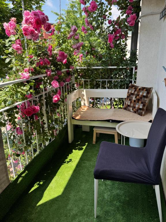 Rose Nest Airport Apartment - Self Check-In - Free parking - 5