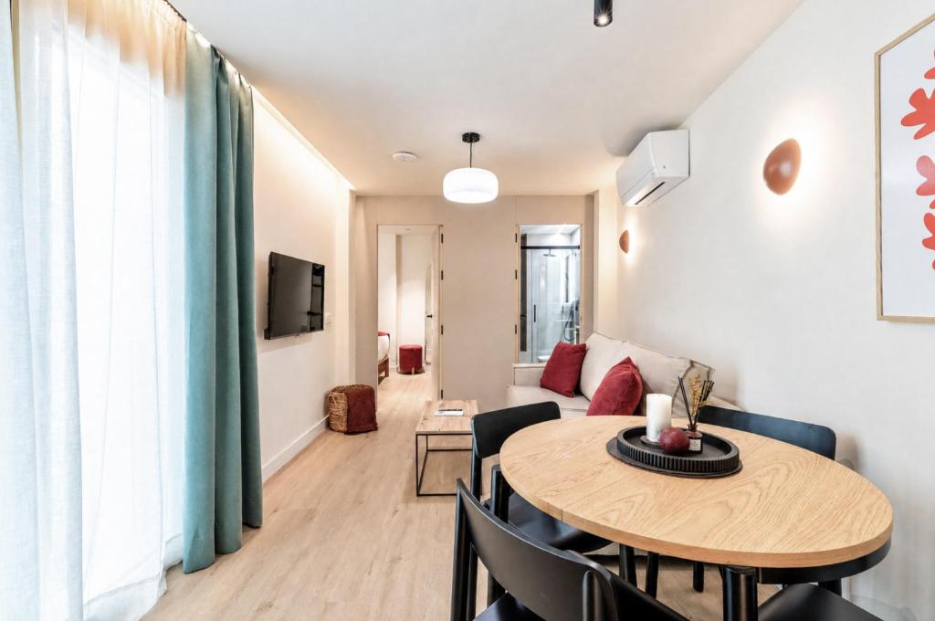 Nebo Alameda 4 – Bright New stylish – 1st Floor - 2