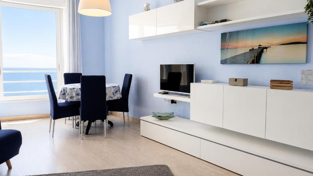 MonoAzzurro I Sea View and Wi-Fi - 4