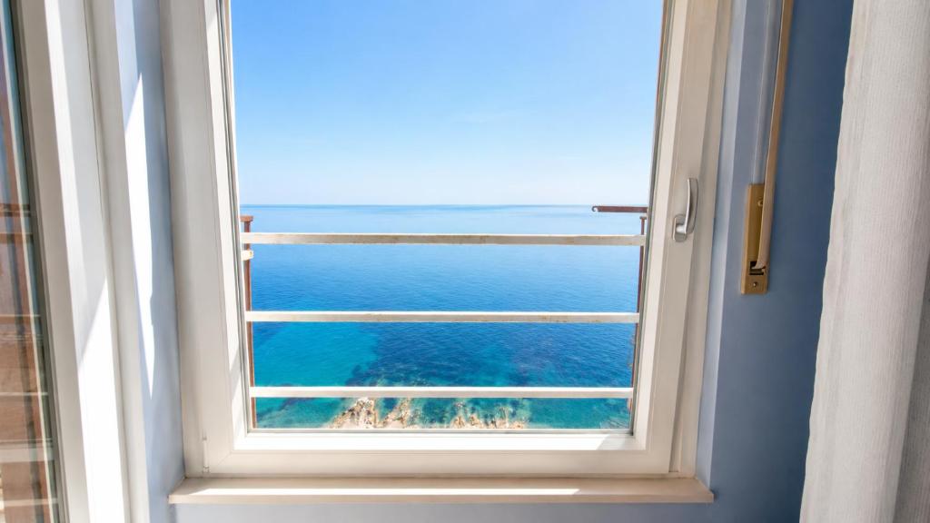 MonoAzzurro I Sea View and Wi-Fi - 2