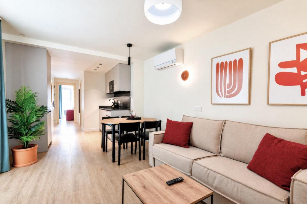 Nebo Alameda 3 – Bright New stylish – 1st Floor - 2