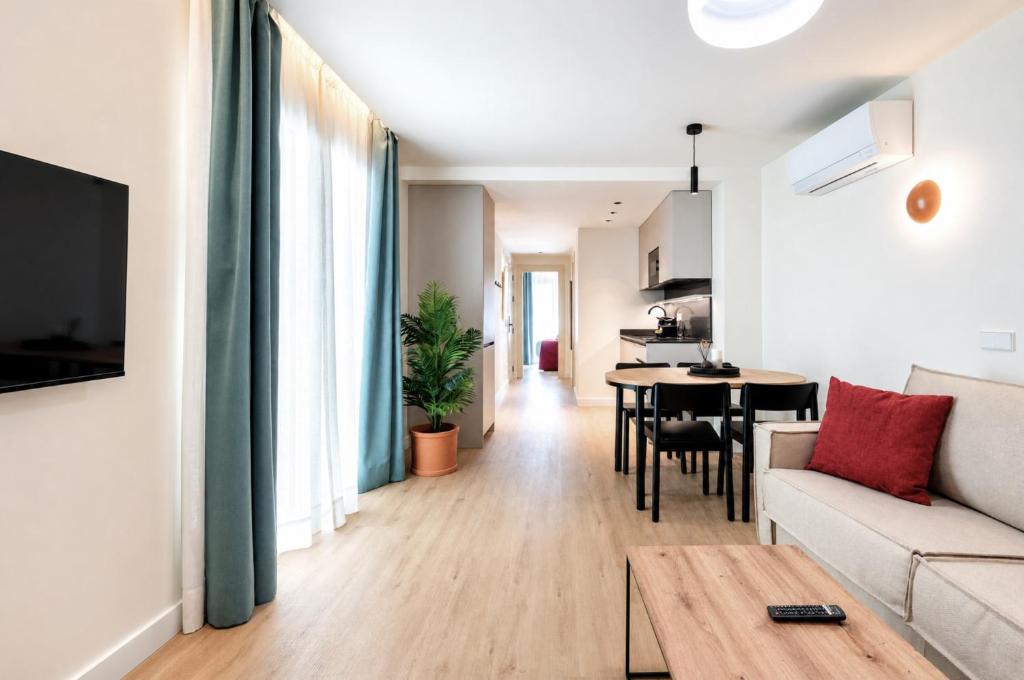 Nebo Alameda 3 – Bright New stylish – 1st Floor - 1