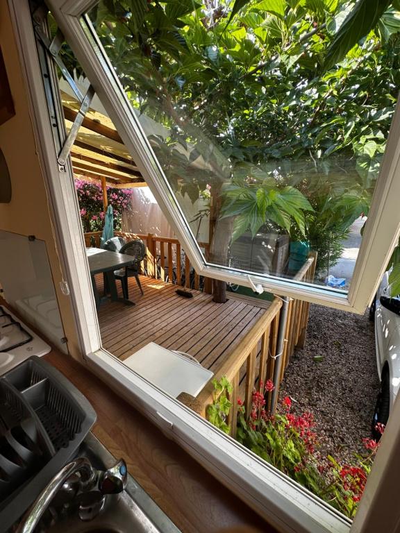 Mobil-home tout confort à Fréjus - 3