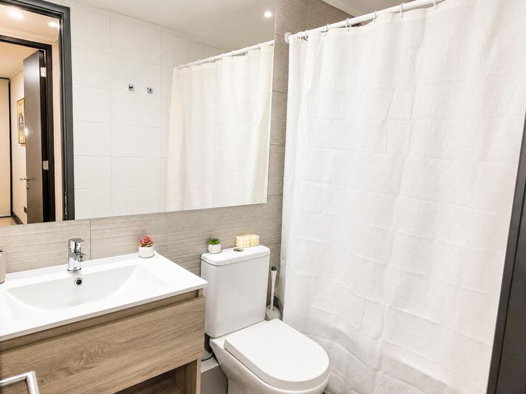 Depto Moderno 2D, a pasos del Metro Ñuble con Piscina & Coworking - 2