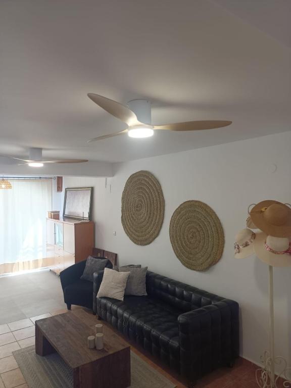 Picasso Beach House - 4