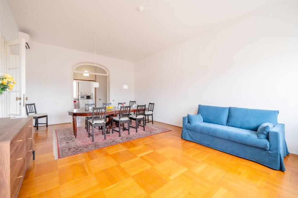 Intrho - Casa Torino 64 Elegant Apartment for 10 - 2