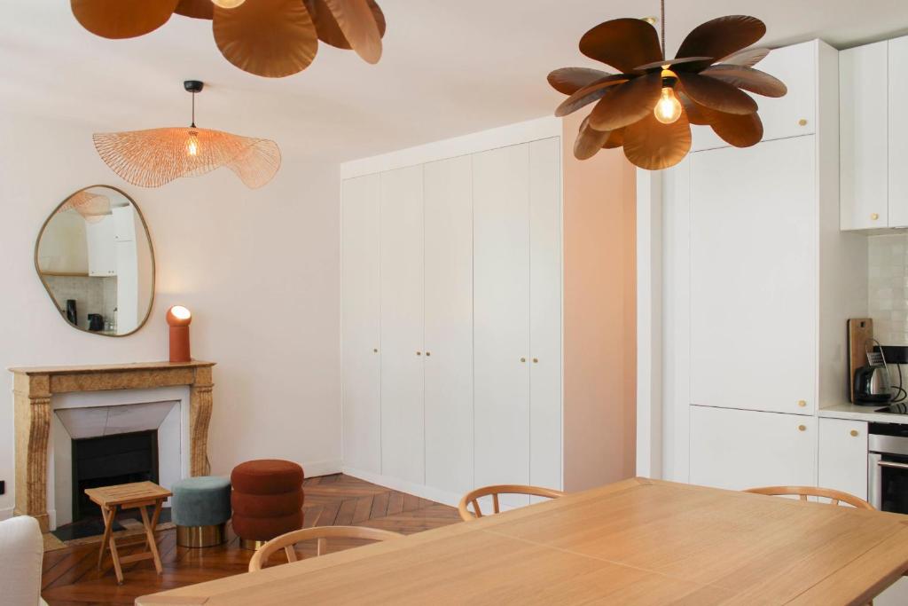 Apartment with balcony in the 9th arrondissement - 2