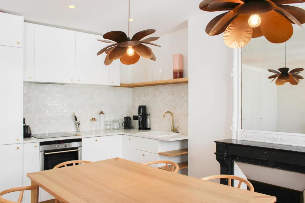 Apartment with balcony in the 9th arrondissement - 4