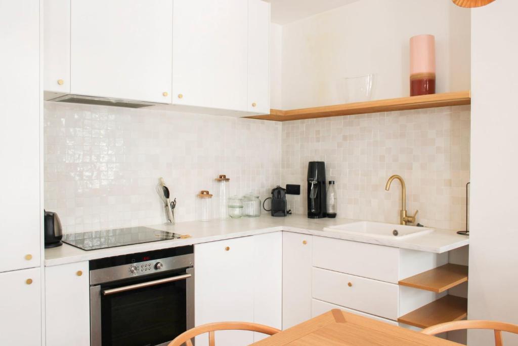 Apartment with balcony in the 9th arrondissement - 5