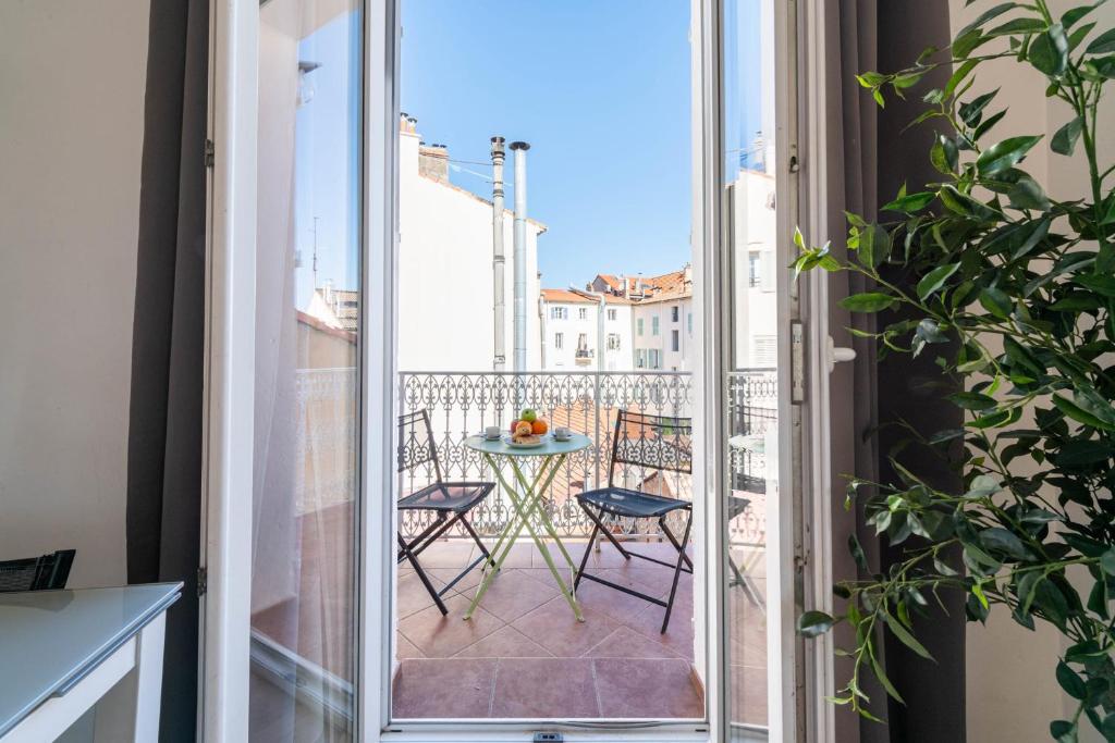 2P traversant - Cannes centre-ville - 3