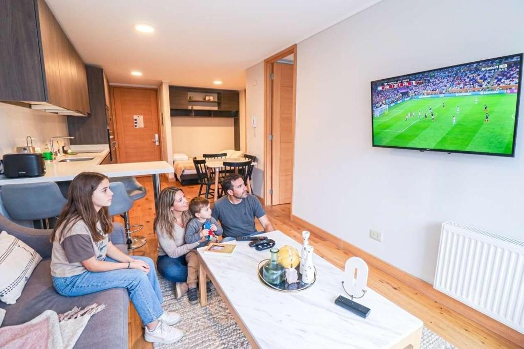 HOM I WiFi, Piscina temperada, Parking, Lavandería - 1
