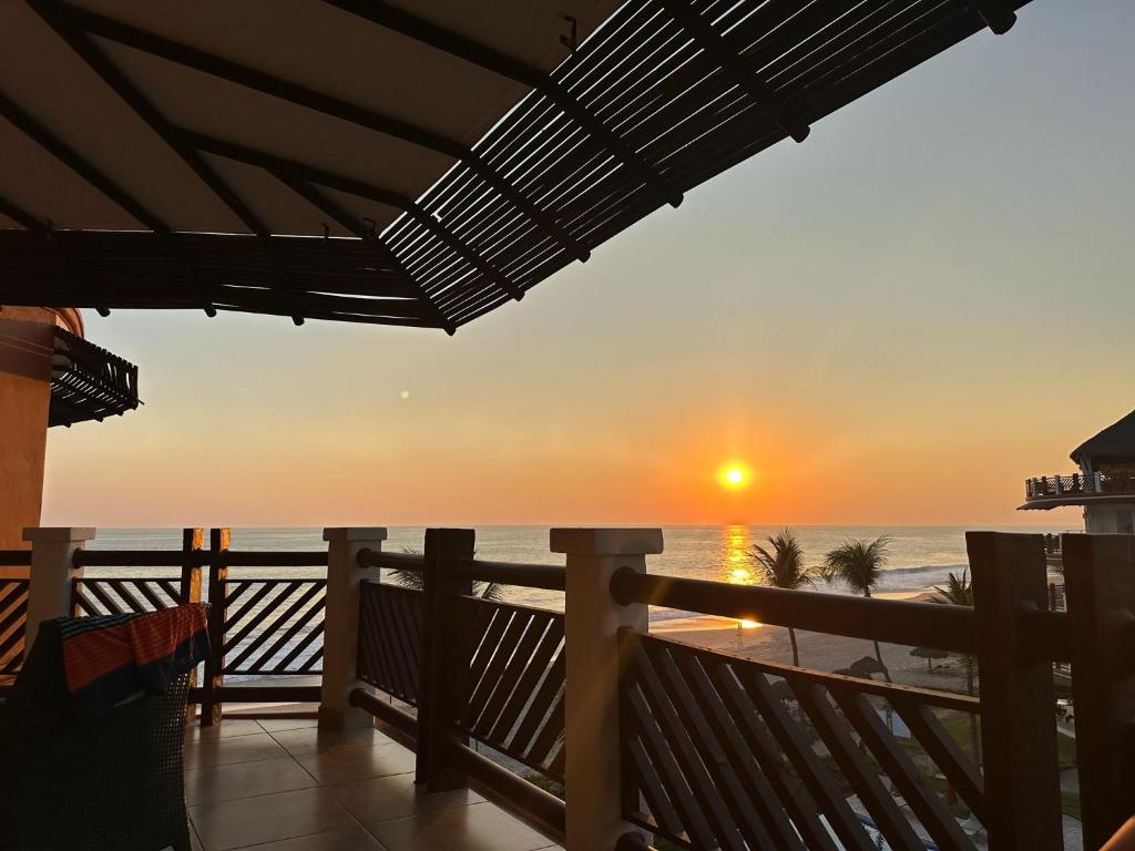 Beachfront in a peaceful Resort 8mi from Puerto Escondido - 3