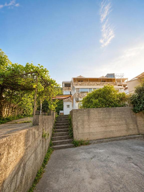 Central Nesst Budva - 2