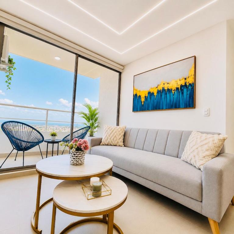 Ivory Tide, Sea View, Pool & Coastal Calm - 5