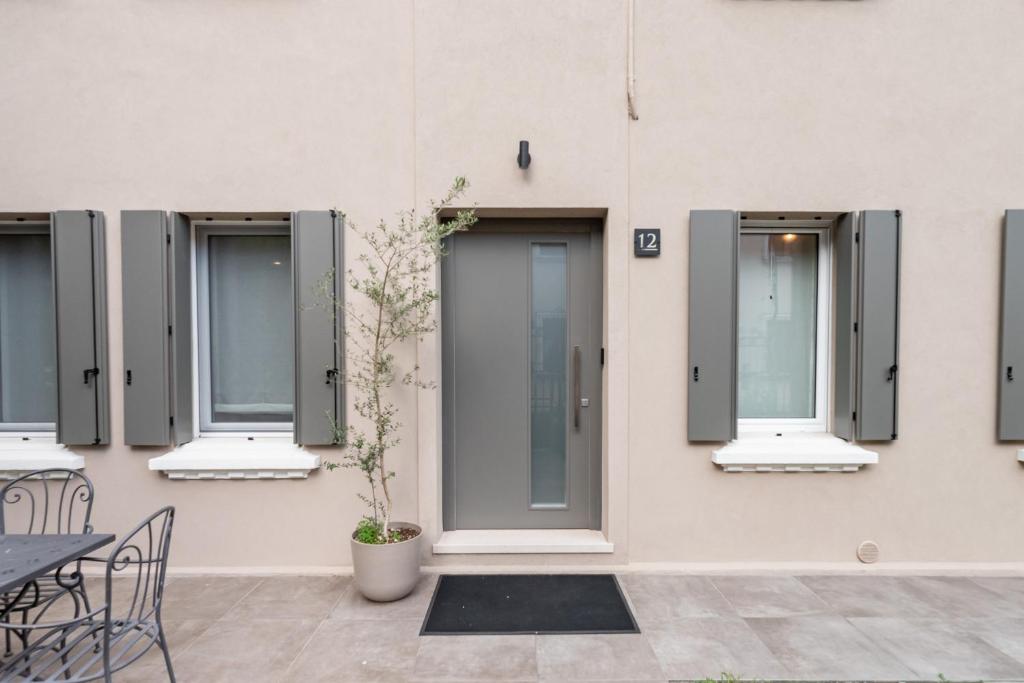 Elegant City-Center Apartment in Villa - Private Parking - 4