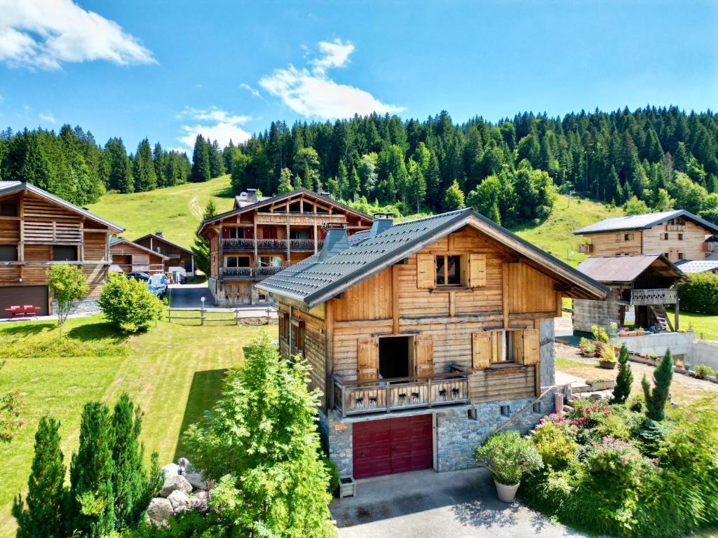 Chalet Caprice de l'Arbalou rénové, terrasses et vue montagnes - 1