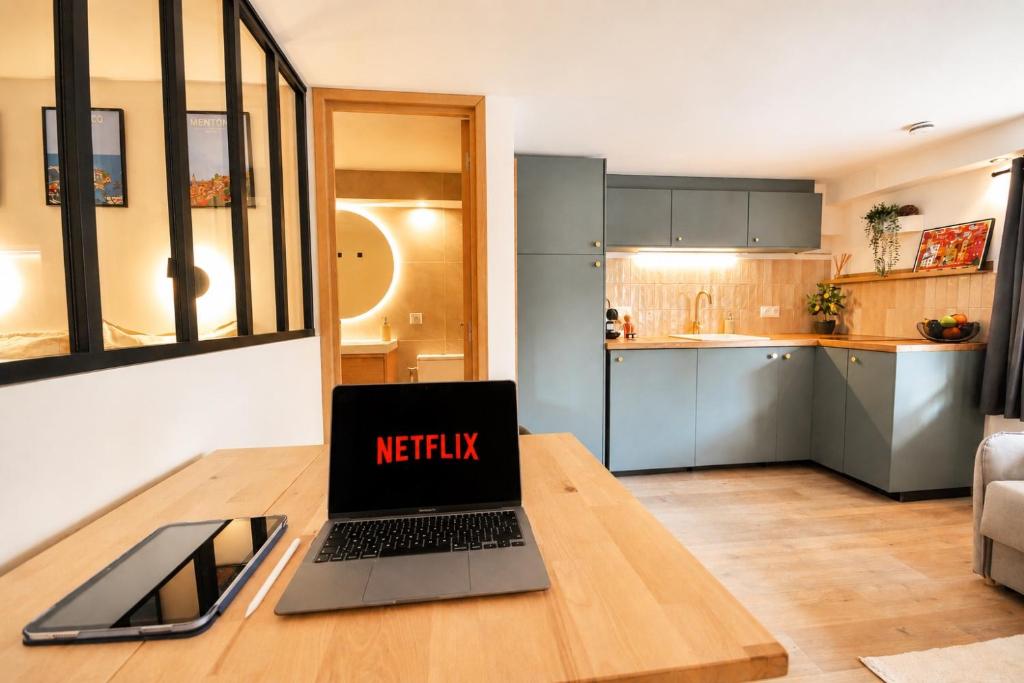 MONACO - MENTON - 4 PERSONS - HYPERCENTER - PARKING - CLIM - FULL RENOVATED - FAST WIFi - 5
