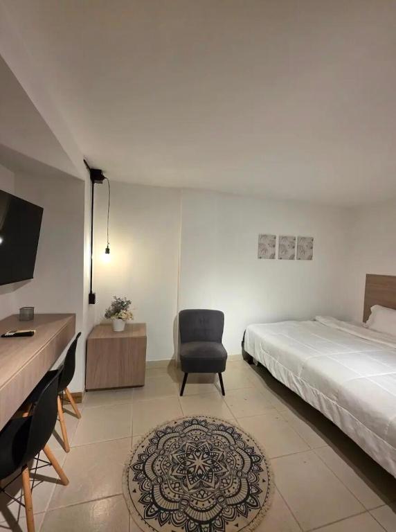 Yarumo Chill Room in El Poblado, Medellin wc AC - 4