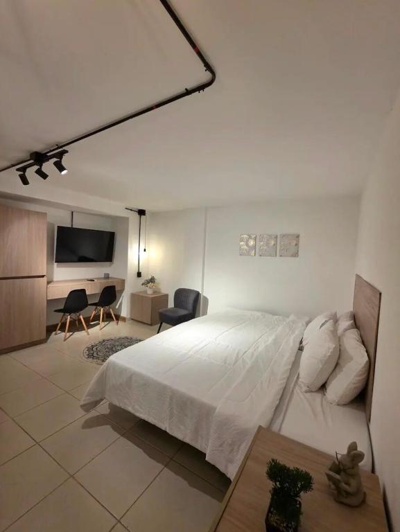 Yarumo Chill Room in El Poblado, Medellin wc AC - 5