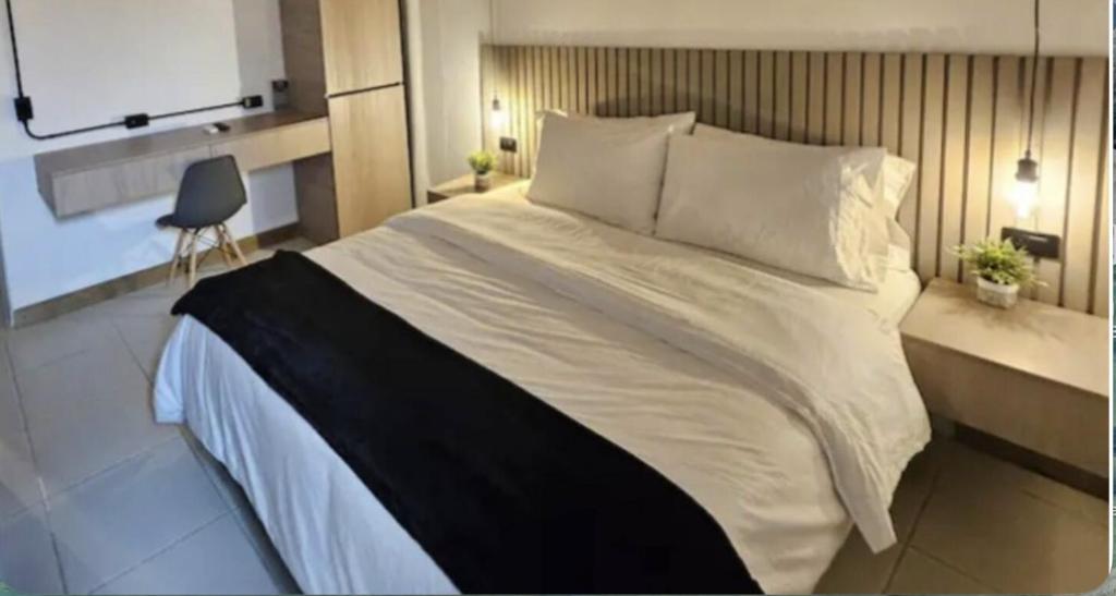Tierra Cozy Room in El Poblado, Medellin - 3