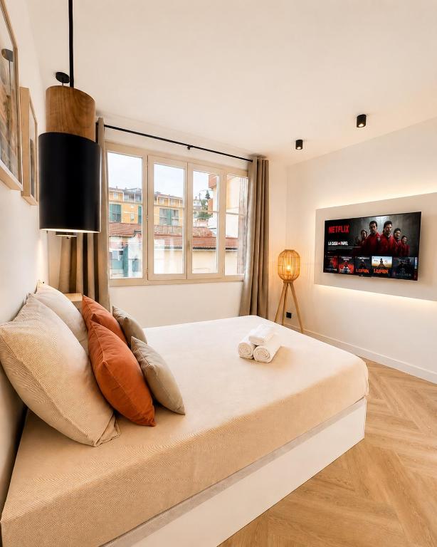 MONACO - MENTON - 6 PERSONS - 2 BEDROOMS - FULL RENOVATED - FULL CLIM - HYPERCENTER - BEACH AND SUn - 5